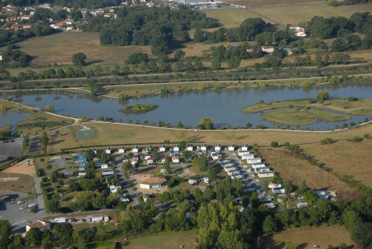 Camping Du Lac De ساوجون المظهر الخارجي الصورة